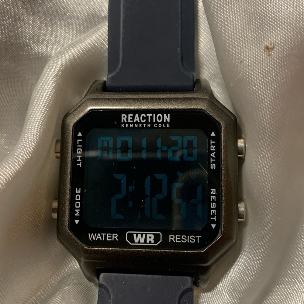 Kenneth Cole wr Reaction watch digital chronograph